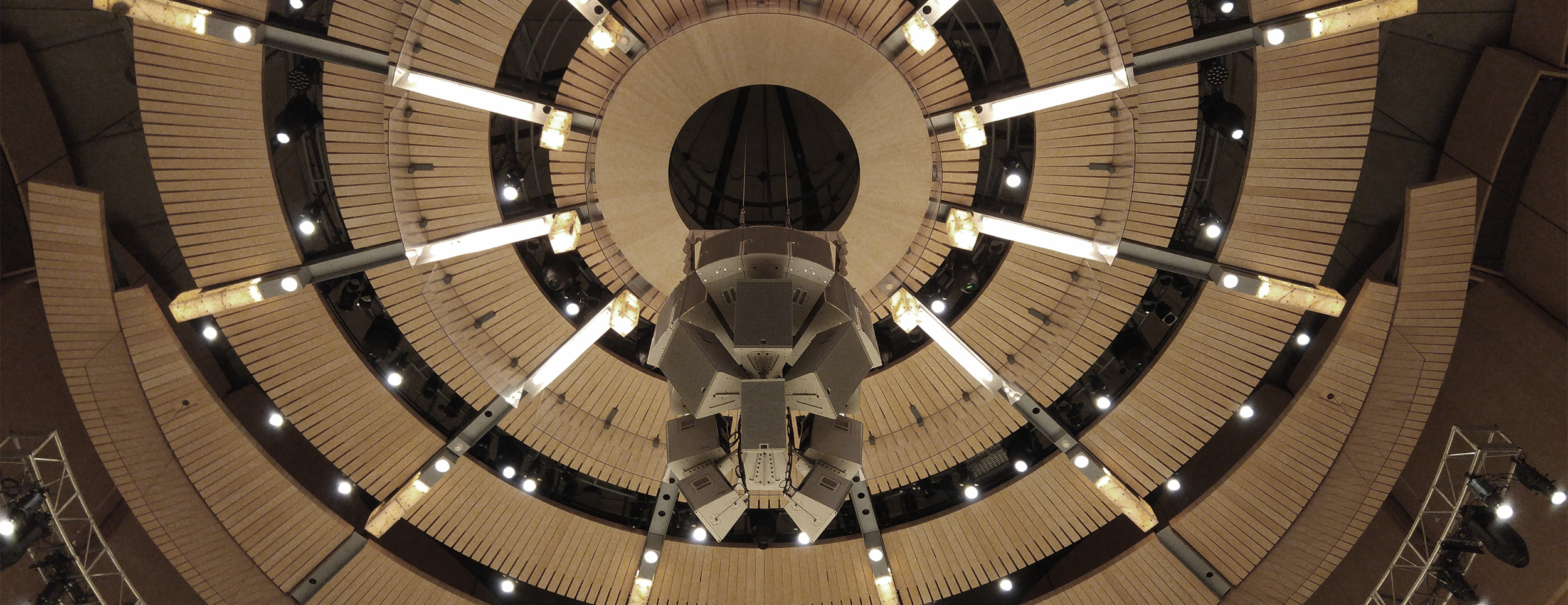 Electroacoustic ceiling at Roy Thomson Hall. Photo.